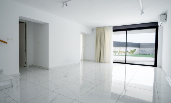 Herverkoop - 3. Vrijstaande villa - Torrevieja - Costa Blanca Zuid