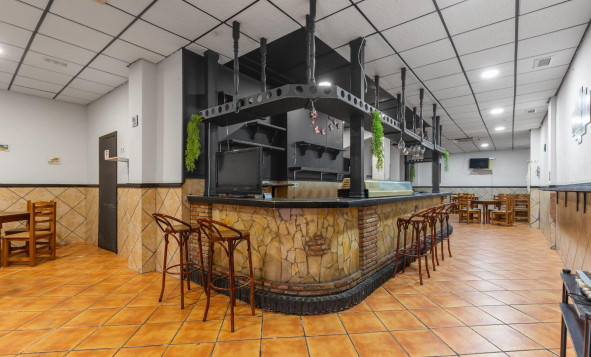 Resale - Commercial property - Torrevieja - Costa Blanca South