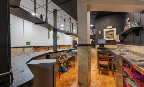 Resale - Commercial property - Torrevieja - Costa Blanca South