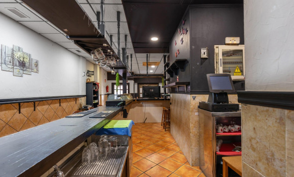 Resale - Commercial property - Torrevieja - Costa Blanca South