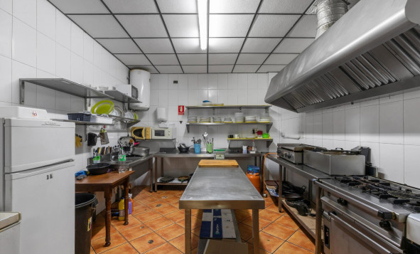 Resale - Commercial property - Torrevieja - Costa Blanca South