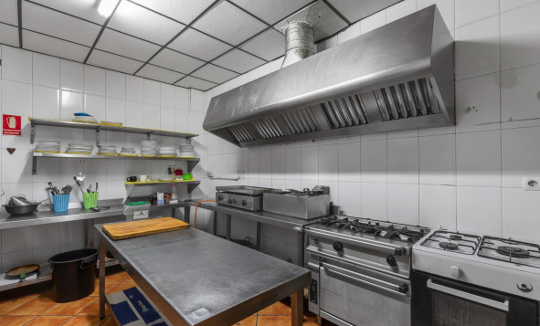 Resale - Commercial property - Torrevieja - Costa Blanca South