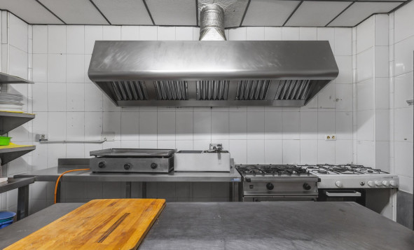 Resale - Commercial property - Torrevieja - Costa Blanca South