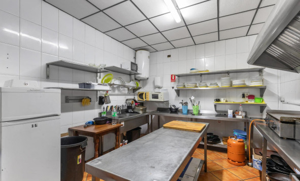 Resale - Commercial property - Torrevieja - Costa Blanca South