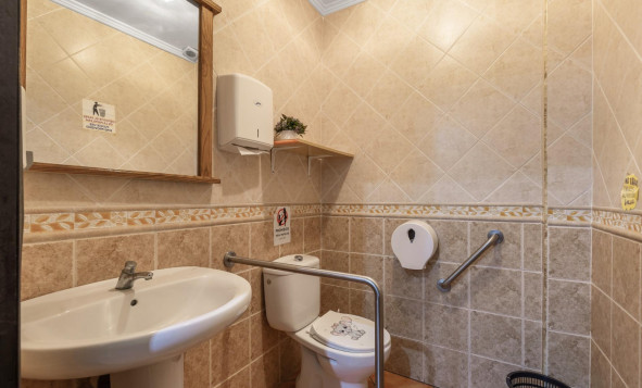 Resale - Commercial property - Torrevieja - Costa Blanca South