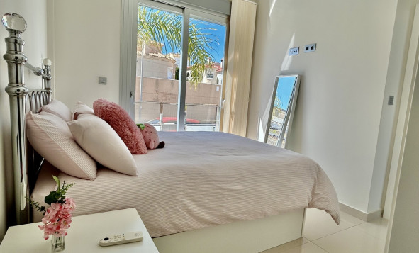 Resale - 3. Detached house - Villamartin - Costa Blanca South