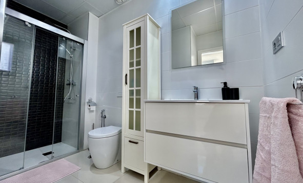 Resale - 3. Detached house - Villamartin - Costa Blanca South