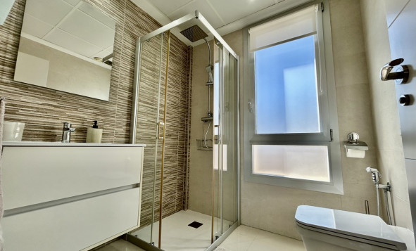 Resale - 3. Detached house - Villamartin - Costa Blanca South