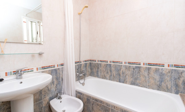 Resale - 2. Town house - Playa Flamenca - Costa Blanca South