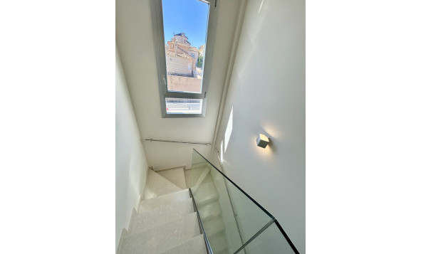 Resale - 3. Detached house - Villamartin - Costa Blanca South