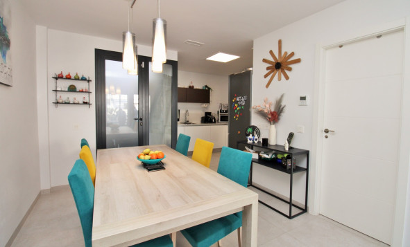 Resale - 2. Town house - Villamartin - Costa Blanca South