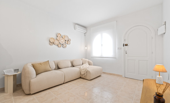 Reventa - 2. Chalet adosado - La Florida - Costa Blanca Sur