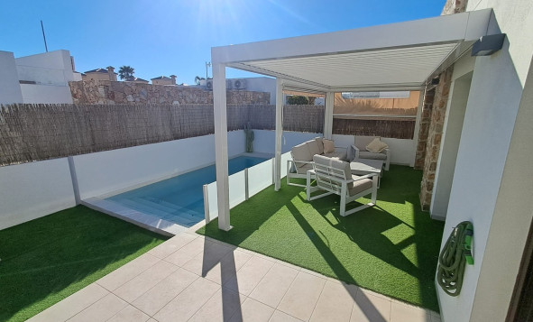 Reventa - 3. Casa indepiende - Cabo Roig - Costa Blanca Sur