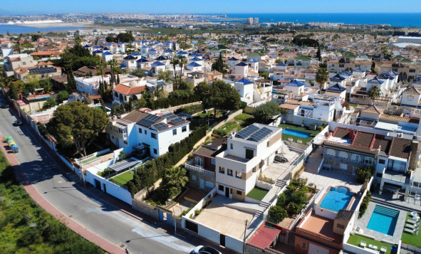 Reventa - 3. Casa indepiende - Torrevieja - Costa Blanca Sur