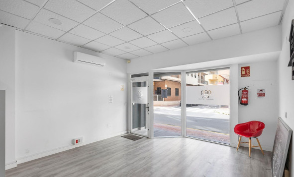 Resale - Commercial property - Torrevieja - Costa Blanca South