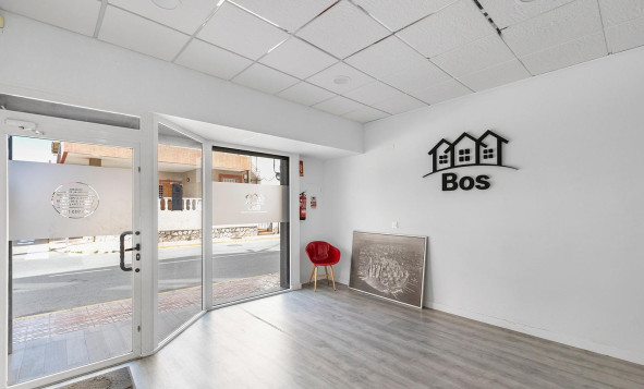 Resale - Commercial property - Torrevieja - Costa Blanca South