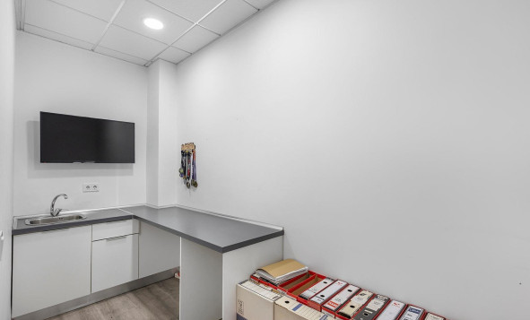 Resale - Commercial property - Torrevieja - Costa Blanca South