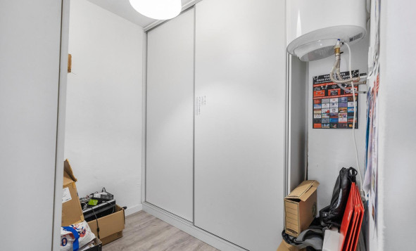 Resale - Commercial property - Torrevieja - Costa Blanca South