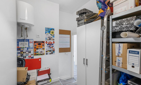 Resale - Commercial property - Torrevieja - Costa Blanca South