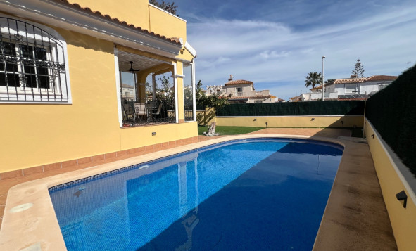 Reventa - 3. Casa indepiende - Orihuela Costa - Costa Blanca Sur