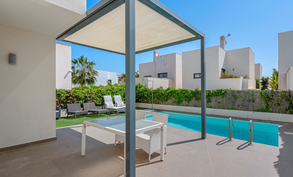 Reventa - 3. Casa indepiende - Ciudad Quesada - La Laguna