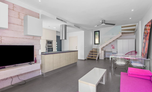 Reventa - 3. Casa indepiende - Ciudad Quesada - La Laguna