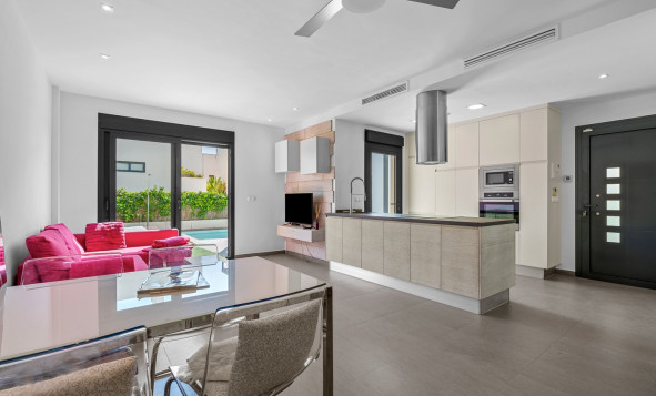 Reventa - 3. Casa indepiende - Ciudad Quesada - La Laguna