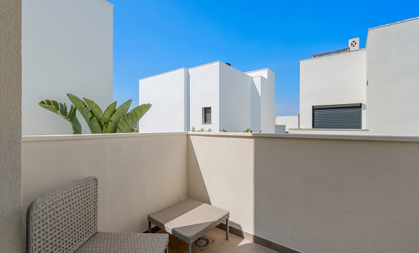 Reventa - 3. Casa indepiende - Ciudad Quesada - La Laguna