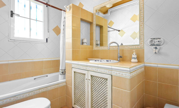 Reventa - 3. Casa indepiende - Torrevieja - Costa Blanca Sur