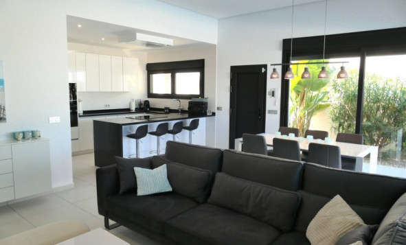 Resale - 3. Detached house - Benijófar - Costa Blanca South