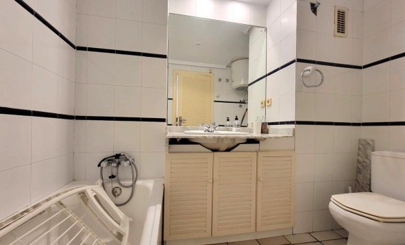 Resale - 1. Apartment / flat - Torrevieja - PLAYA DE LA MATA