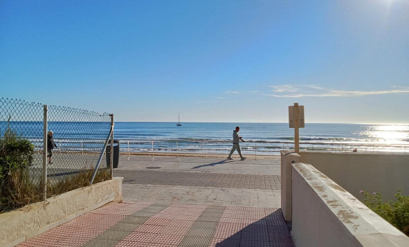 Resale - 1. Apartment / flat - Torrevieja - PLAYA DE LA MATA