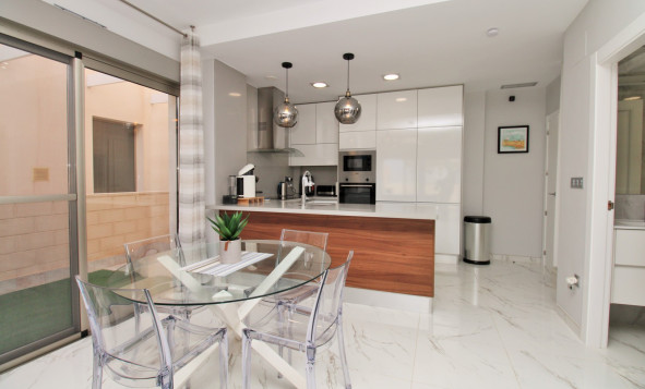 Resale - 3. Detached house - Villamartin - Costa Blanca South