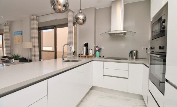 Resale - 3. Detached house - Villamartin - Costa Blanca South