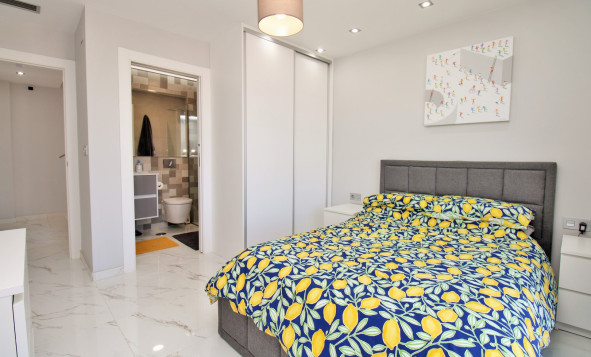 Resale - 3. Detached house - Villamartin - Costa Blanca South