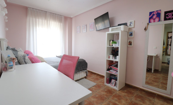 Reventa - 1. Apartamento / piso - Dolores - Dolores - Town