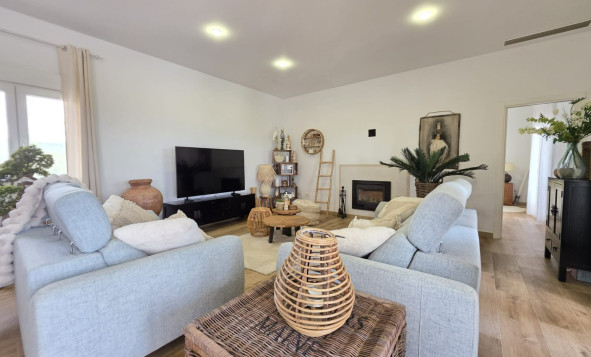 Resale - 7. Finca / Country property - Pinoso - Pinoso - Country