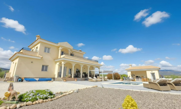 Resale - 7. Finca / Country property - Pinoso - Pinoso - Country