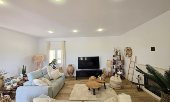 Resale - 7. Finca / Country property - Pinoso - Pinoso - Country