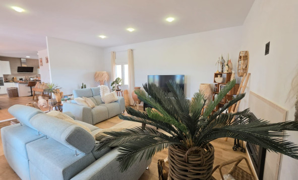 Resale - 7. Finca / Country property - Pinoso - Pinoso - Country