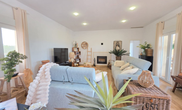 Resale - 7. Finca / Country property - Pinoso - Pinoso - Country