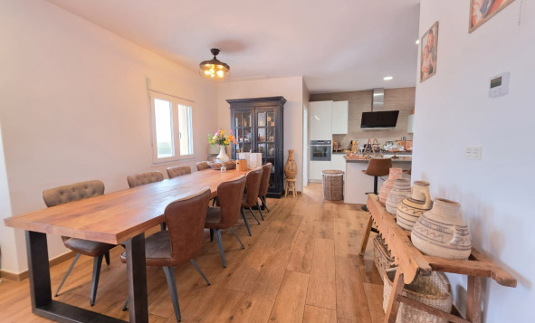 Resale - 7. Finca / Country property - Pinoso - Pinoso - Country