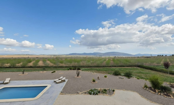 Resale - 7. Finca / Country property - Pinoso - Pinoso - Country