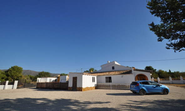 Resale - 7. Finca / Country property - Pinoso - Pinoso - Town