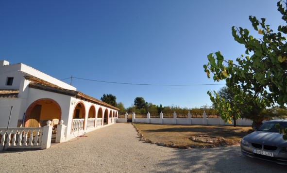 Resale - 7. Finca / Country property - Pinoso - Pinoso - Town
