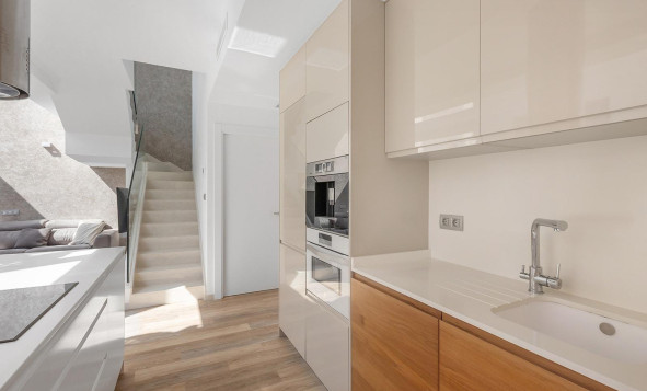 Herverkoop - 3. Vrijstaande villa - Rojales - Pueblo bravo