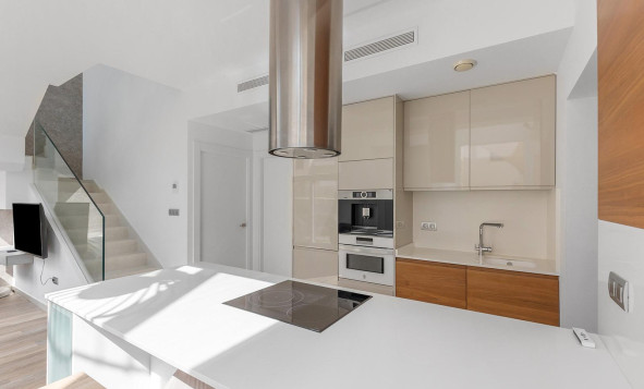 Herverkoop - 3. Vrijstaande villa - Rojales - Pueblo bravo