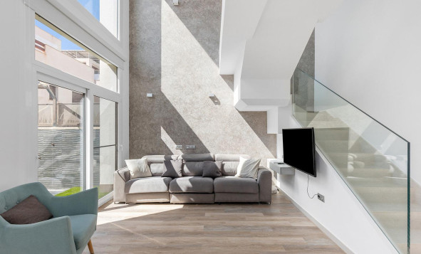 Herverkoop - 3. Vrijstaande villa - Rojales - Pueblo bravo