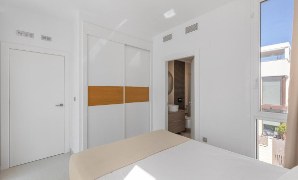 Herverkoop - 3. Vrijstaande villa - Rojales - Pueblo bravo