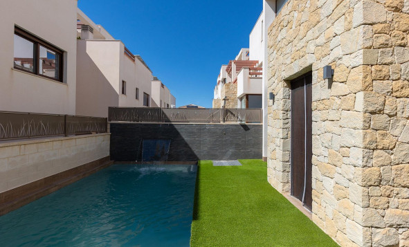 Herverkoop - 3. Vrijstaande villa - Rojales - Pueblo bravo